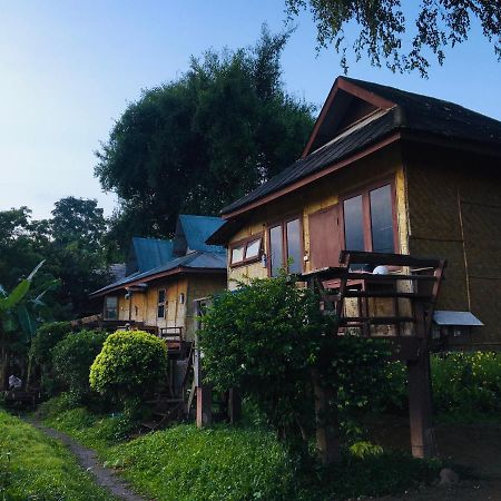 Golden Hut -Chill Bungalows In Town黄金泰式传统独栋小屋 Pai Exterior foto