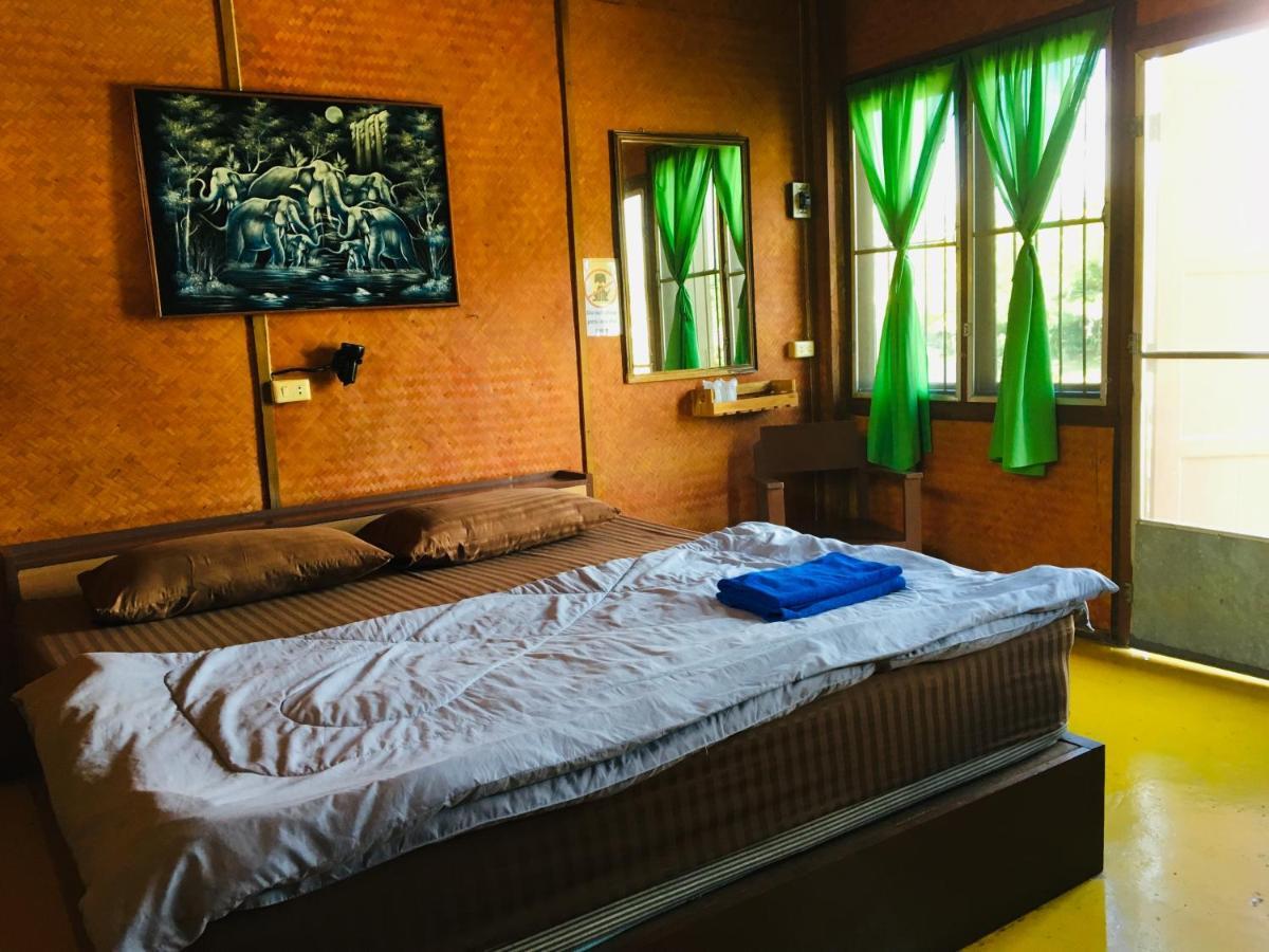 Golden Hut -Chill Bungalows In Town黄金泰式传统独栋小屋 Pai Exterior foto
