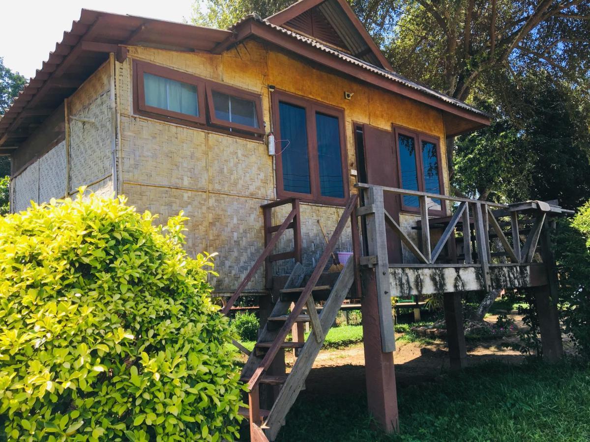 Golden Hut -Chill Bungalows In Town黄金泰式传统独栋小屋 Pai Exterior foto