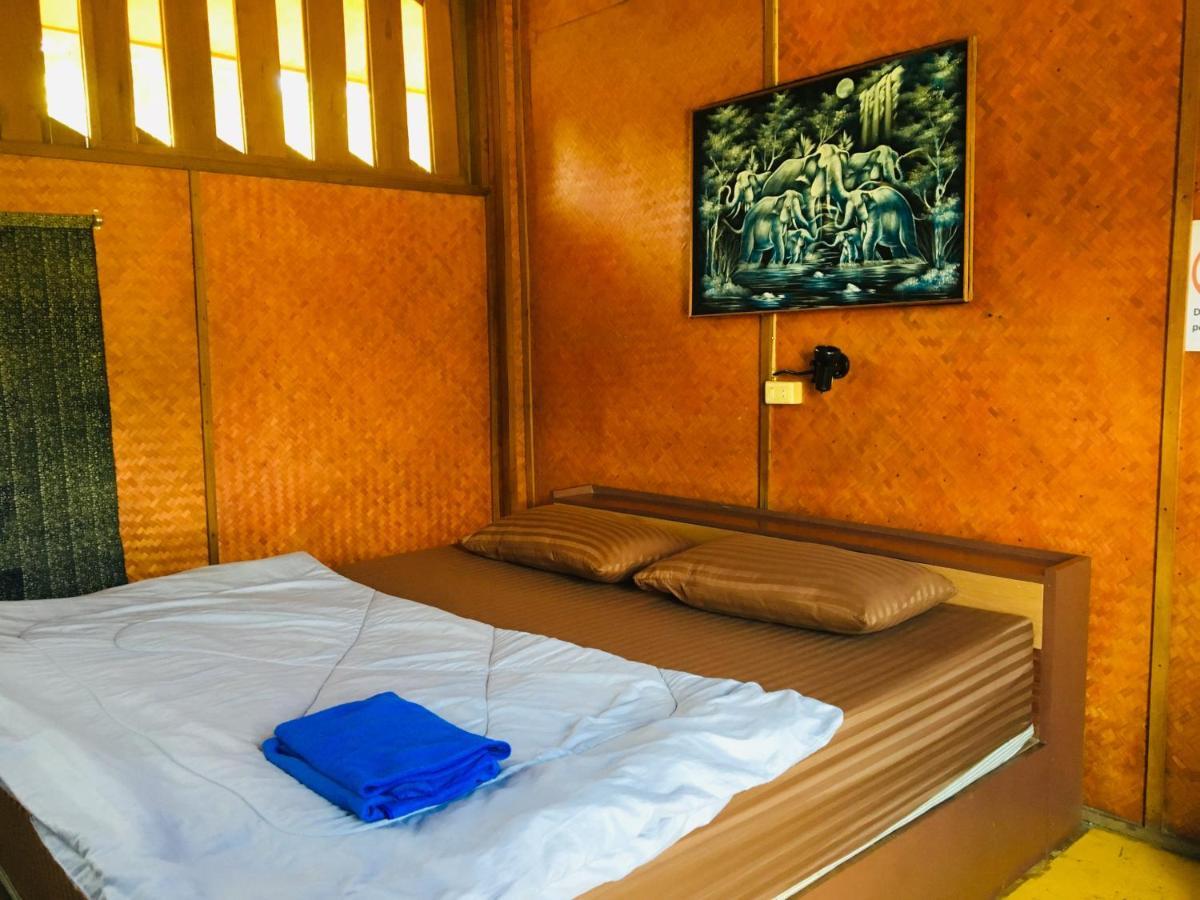 Golden Hut -Chill Bungalows In Town黄金泰式传统独栋小屋 Pai Exterior foto