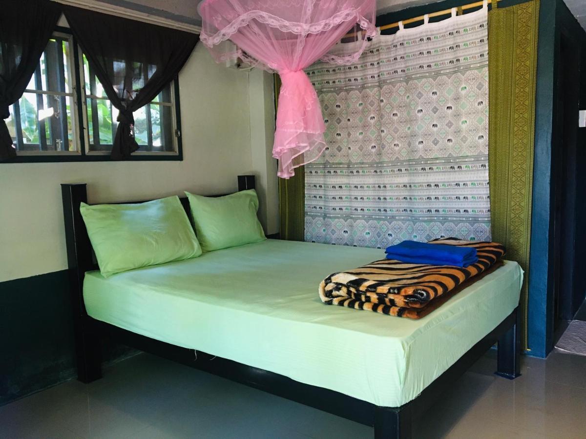 Golden Hut -Chill Bungalows In Town黄金泰式传统独栋小屋 Pai Exterior foto